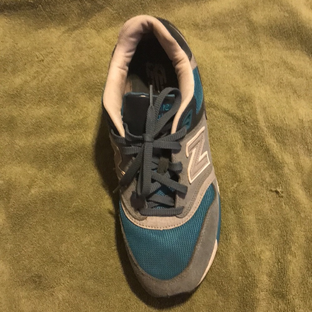 Used New balance. 9.5 - Picture 9 of 10